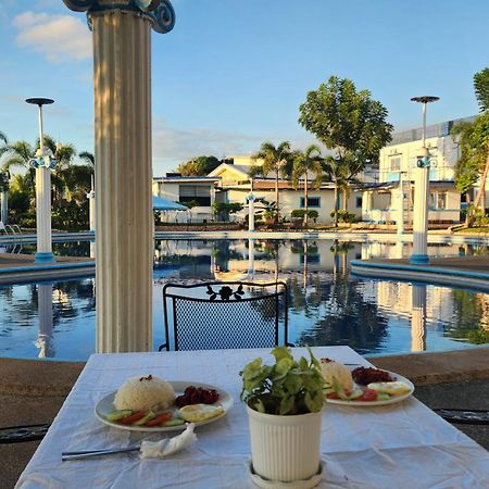 Airport Hotel Clark Clark Freeport Zone Esterno foto