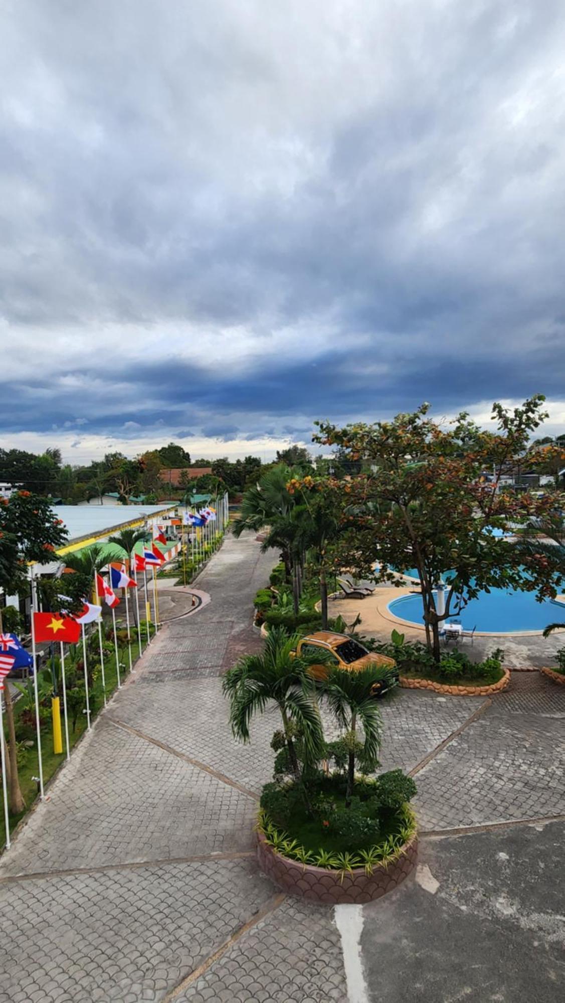 Airport Hotel Clark Clark Freeport Zone Esterno foto